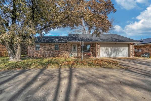 111 Mitchell Drive, Elk City, OK 73644