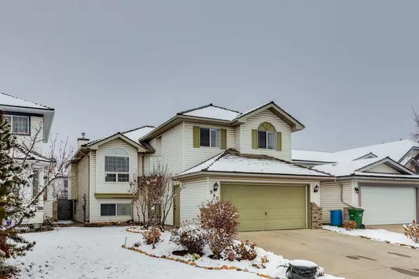 940 Woodside LN Northwest, Airdrie, AB T4B 2K3