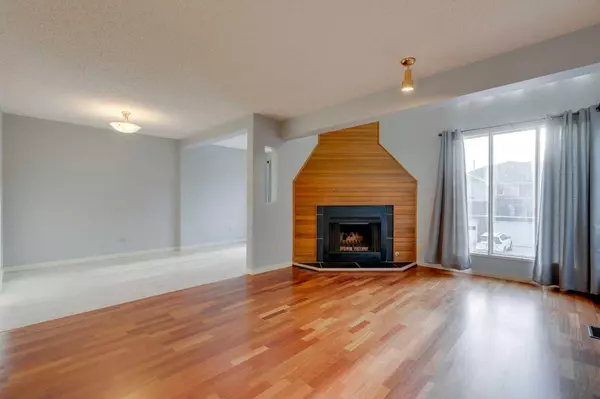 Calgary, AB T3H 1T3,7 Stradwick PL SW