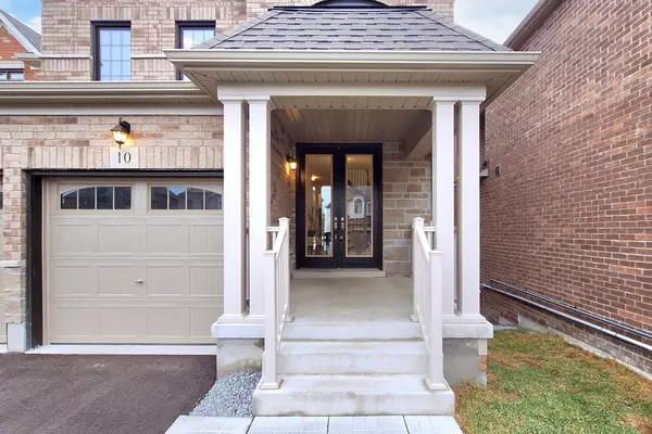 East Gwillimbury, ON L9N 0T4,10 Meadow Vista CRES