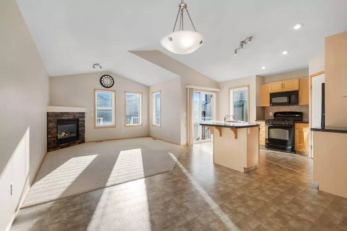 Calgary, AB T3K 0L3,27 Covecreek PL NE