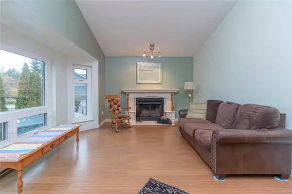 Saanich, BC V8Z 7E4,1194 Smith Pl