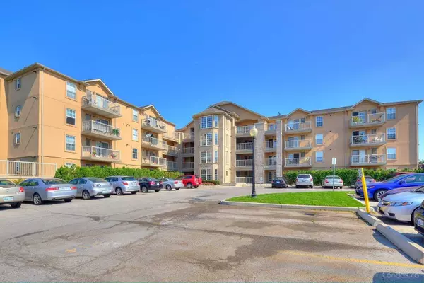 1490 Bishops Gate #304, Oakville, ON L6M 4N4