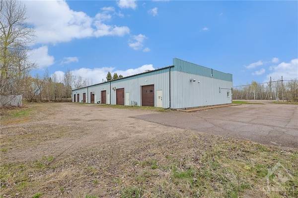 Renfrew, ON K8A 6W5,330 BOUNDARY RD E