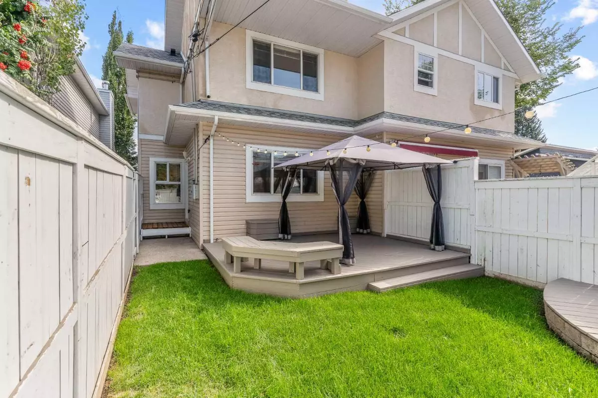 Calgary, AB T3E 0J1,2906 23 AVE SW