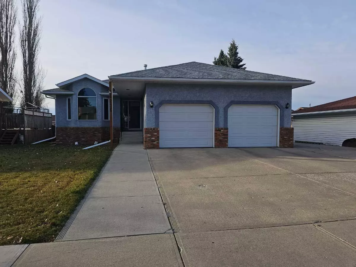 Olds, AB T4H 1C3,4236 Shannon DR