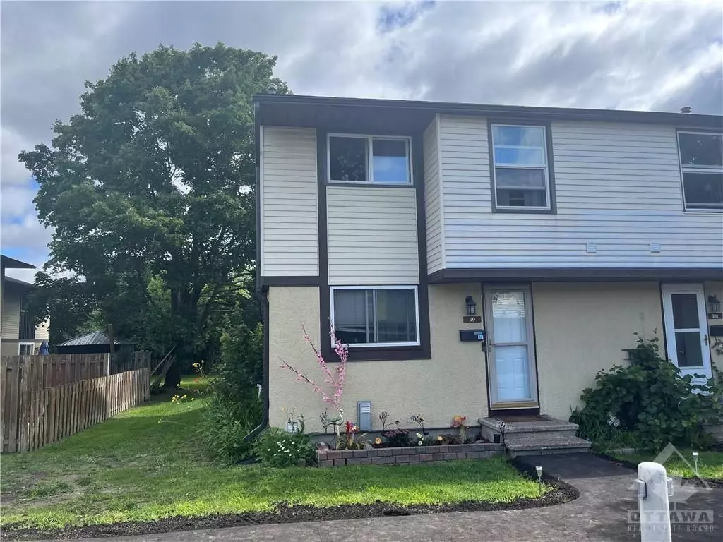 Elmvale Acres And Area, ON K1B 5B7,2570 SOUTHVALE CRES #99