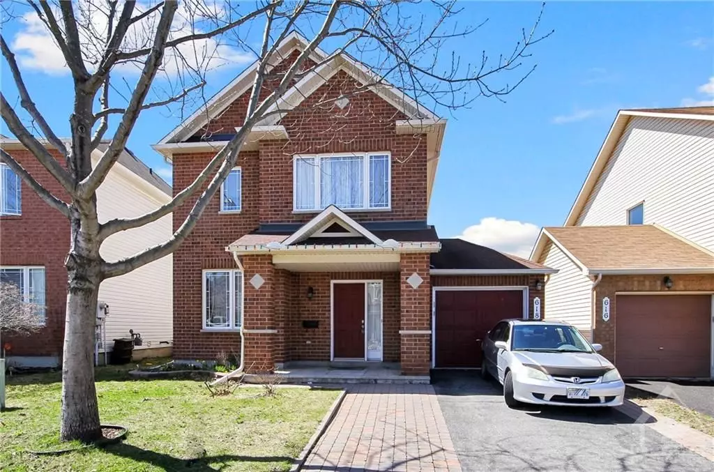 Barrhaven, ON K2J 5N9,618 BEATRICE DR