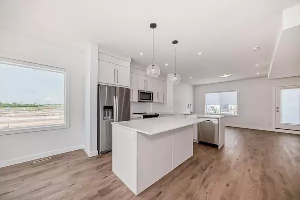 Chestermere, AB T1X 0L3,280 Chelsea RD #301