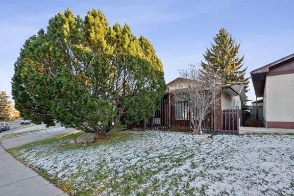 Calgary, AB T2A 3W9,352 Maddock CRES NE