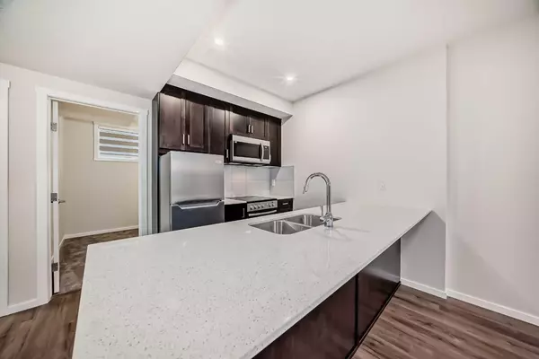 Calgary, AB T2X 5H4,210 Yorkville BLVD SW #Basement