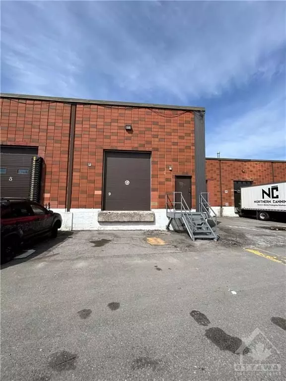 Alta Vista And Area, ON K1G 4H3,830 INDUSTRIAL AVE #9