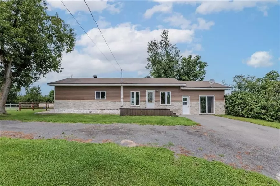 20169 BEAUPRE RD, South Glengarry, ON K0C 1L0