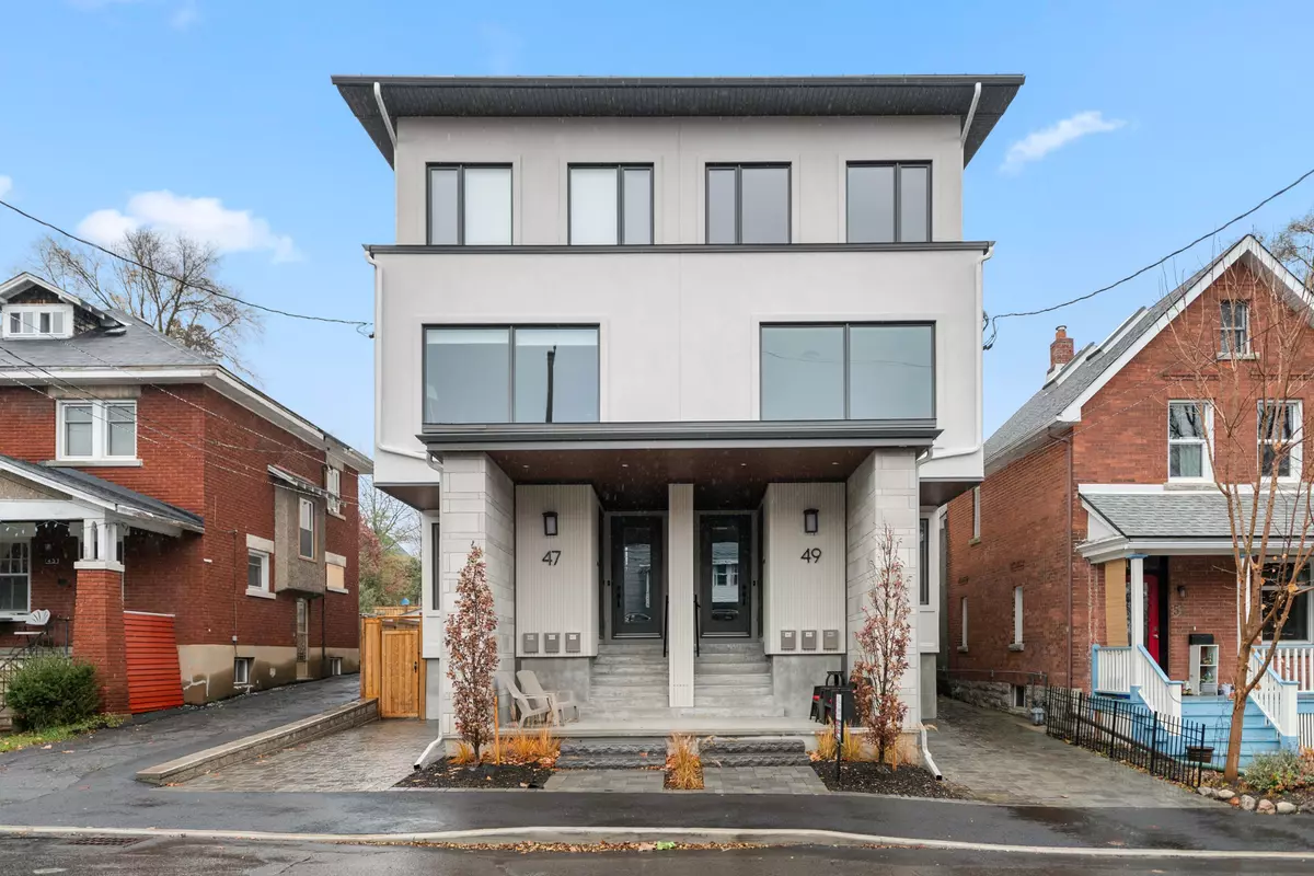 Glebe - Ottawa East And Area, ON K1S 4S1,49 GROSVENOR AVE #3