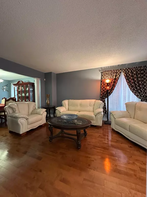 Mississauga, ON L5M 4T1,1612 Moongate CRES