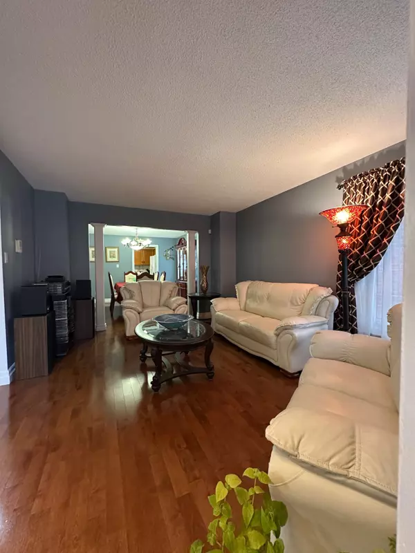 Mississauga, ON L5M 4T1,1612 Moongate CRES