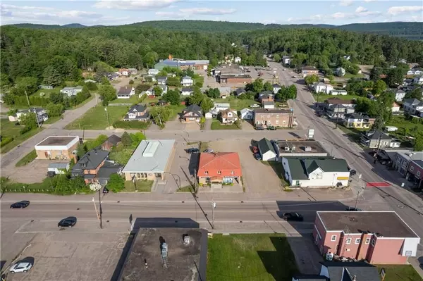 Madawaska Valley, ON K0J 1B0,12 DUNN ST