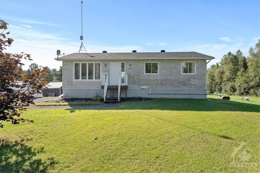 3992 DEVINE RD, Orleans - Cumberland And Area, ON K4B 1S5