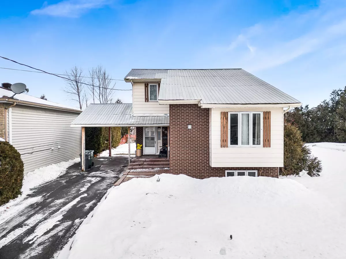 Hawkesbury, ON K6A 2P1,293 KITCHENER ST