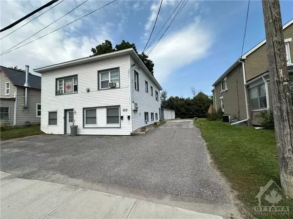 Arnprior, ON K7S 1P5,261 ELGIN ST ST W