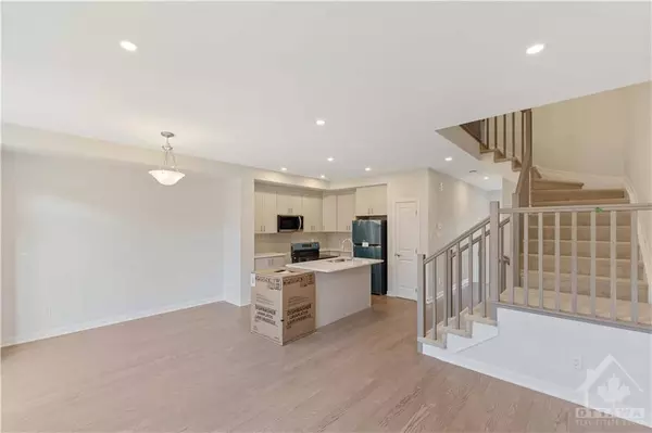 Barrhaven, ON K2J 7C9,514 BUNDORAN PL