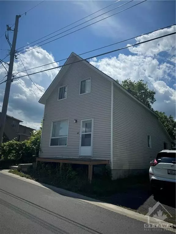 Clarence-rockland, ON K4K 1E1,674 POULIOTTE ST