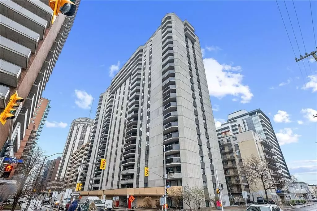 Ottawa Centre, ON K1R 7W9,470 LAURIER AVE W #1703