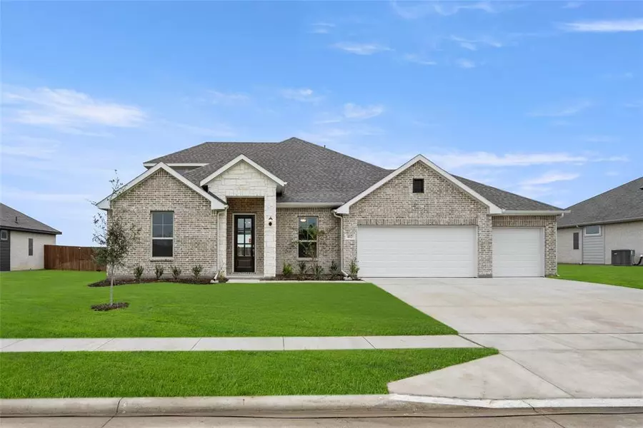 412 Basalt Drive, Azle, TX 76020