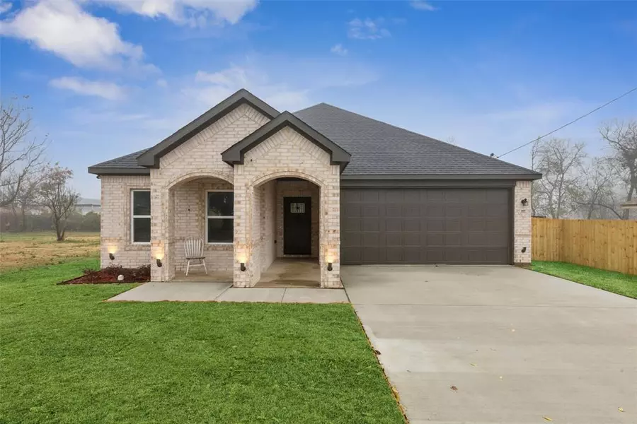 809 Rockwall Avenue, Terrell, TX 75160