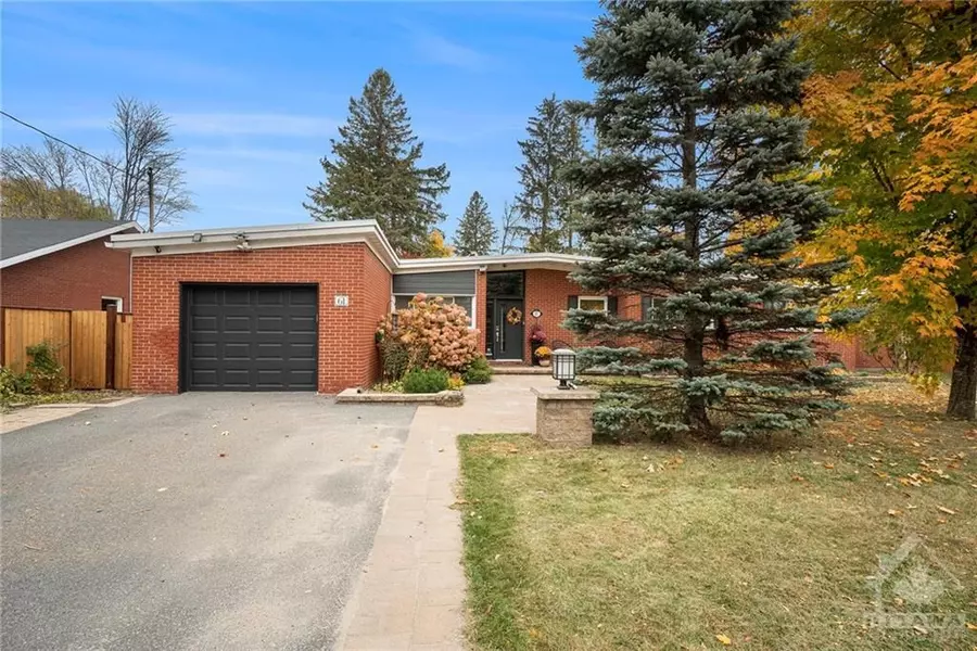 61 PROMENADE AVE, Country Place - Pineglen - Crestview And Area, ON K2E 5X9