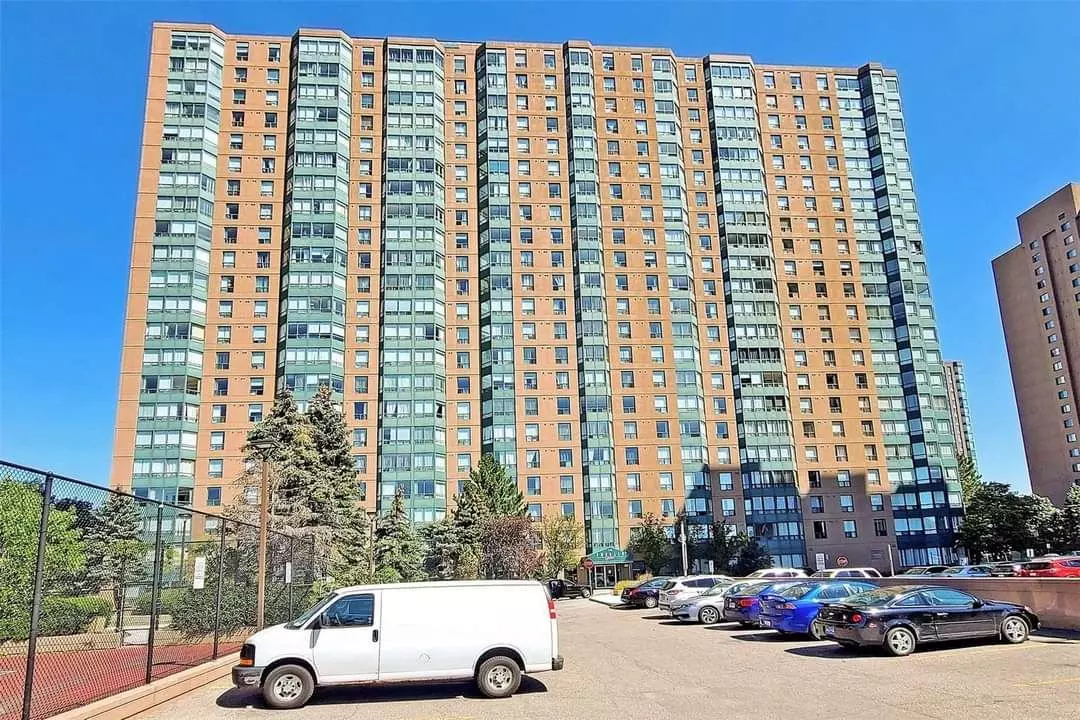 Mississauga, ON L5B 4B1,135 Hillcrest AVE #1906