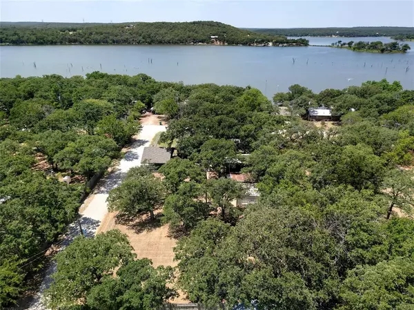 498 Catfish Trail, Bowie, TX 76230