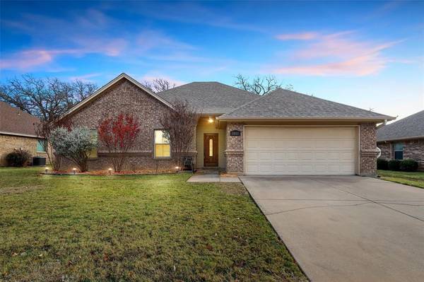 2013 Lindentree Drive, Weatherford, TX 76086