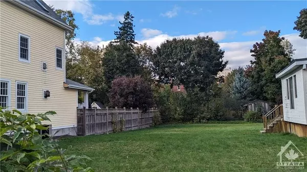 Glebe - Ottawa East And Area, ON K1S 0E2,67 SPRINGHURST AVE N