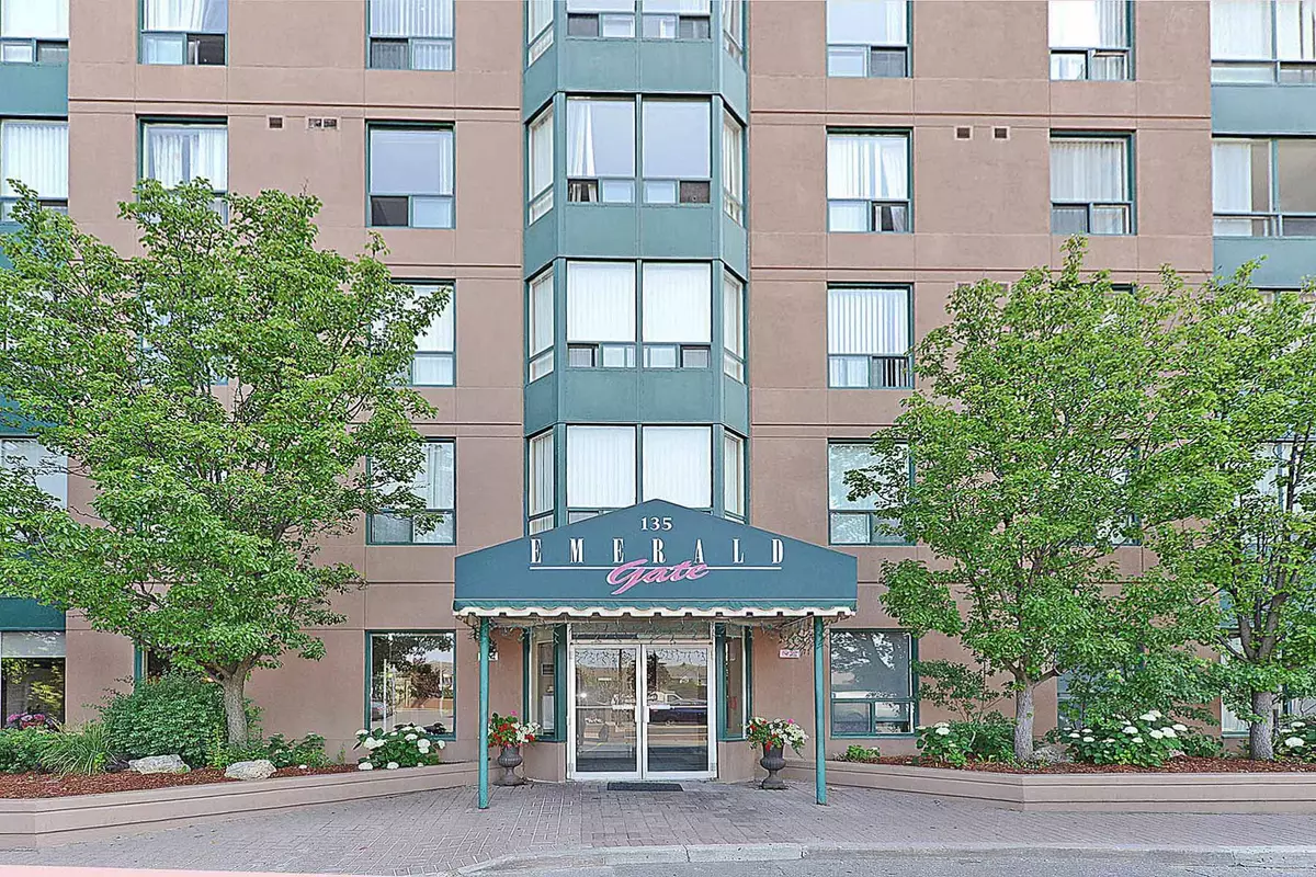 Mississauga, ON L5B 4B1,135 Hillcrest AVE #706