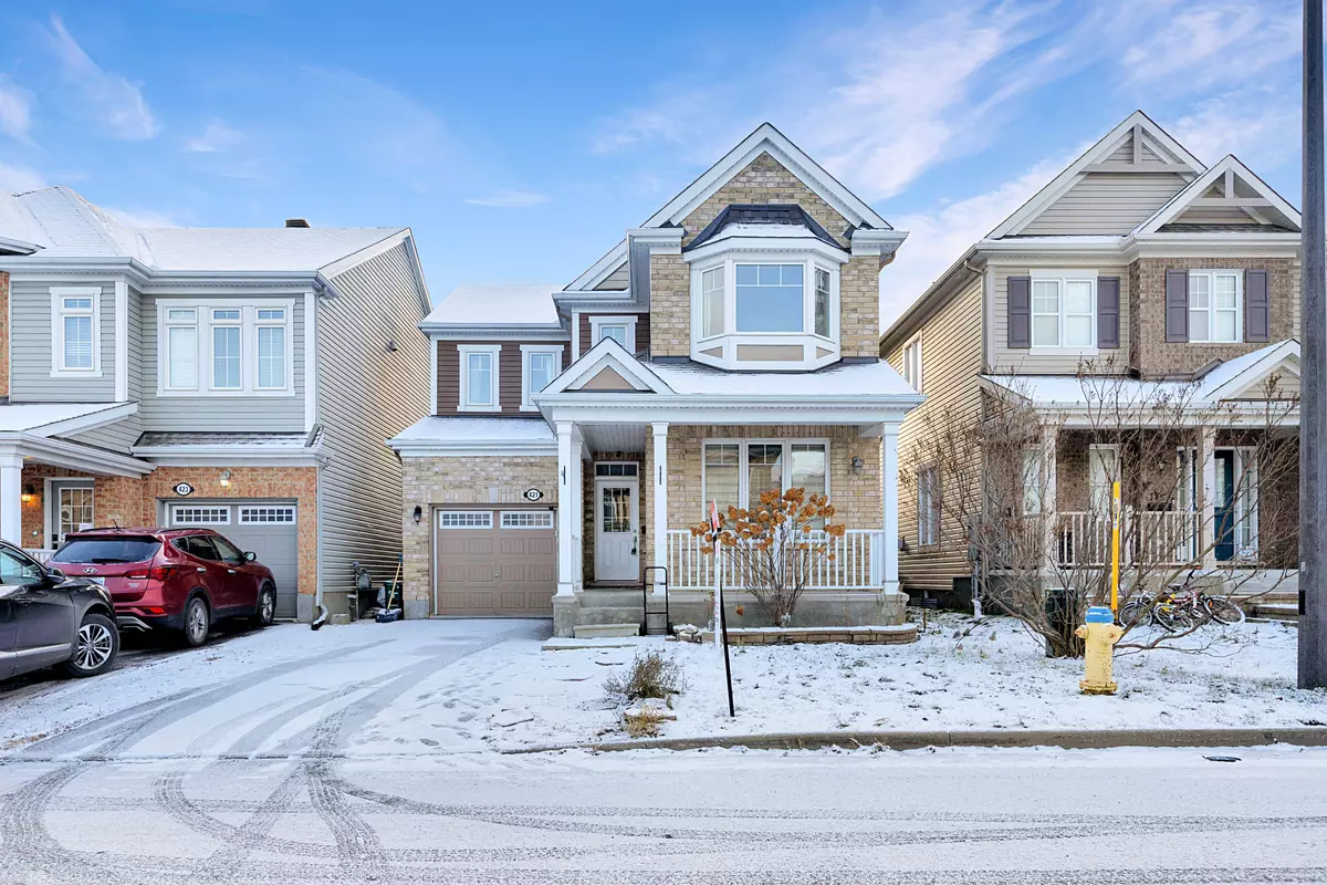 Barrhaven, ON K2J 5W8,421 MEADOWHAWK CRES