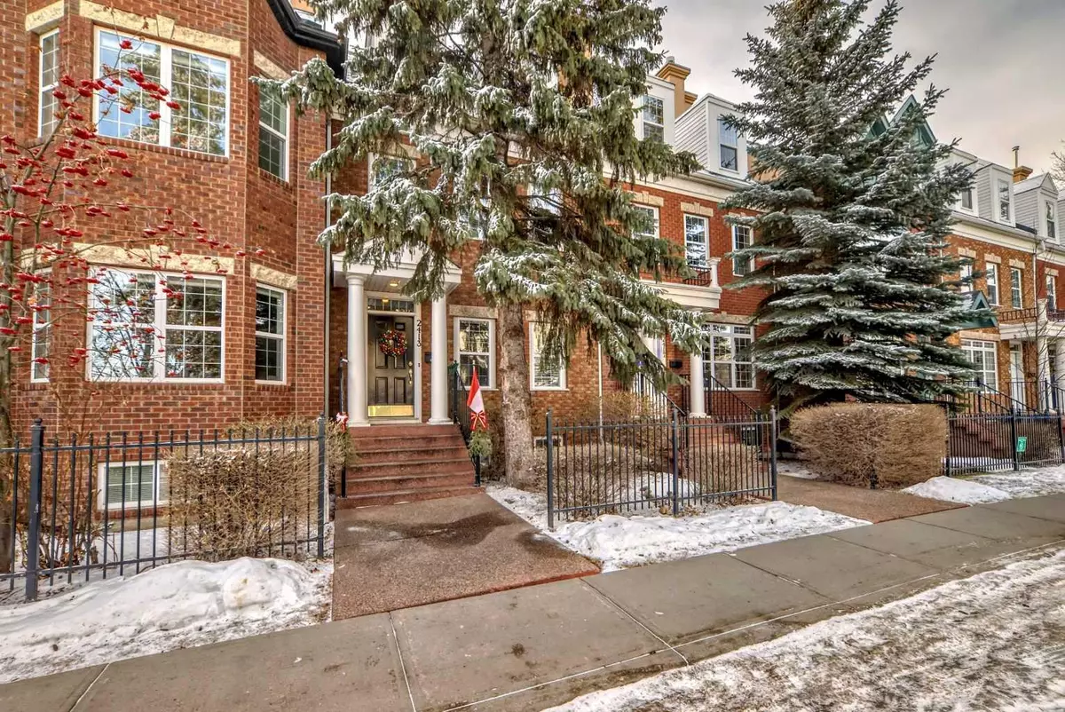 Calgary, AB T2T 6G5,2413 Sorrel Mews Southwest