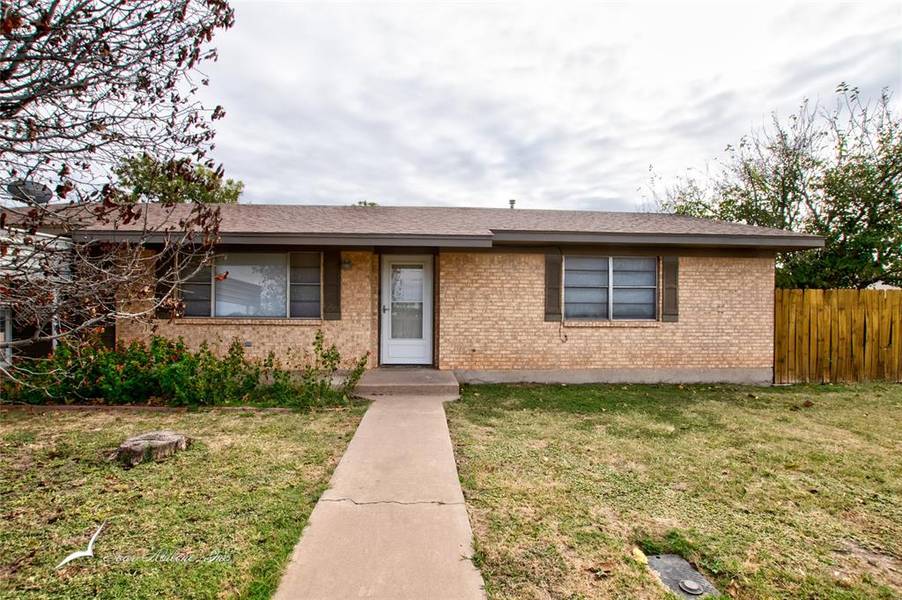 1107 S Anson Street, Stamford, TX 79553