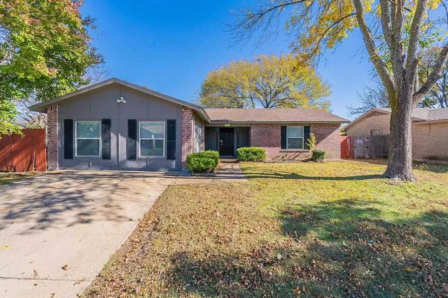 1566 Willowbrook Street, Lancaster, TX 75134