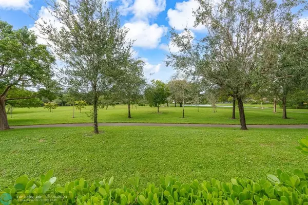 Coral Springs, FL 33071,11415 Lakeview Dr