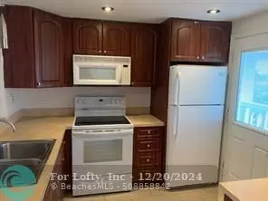 Hallandale Beach, FL 33009,320 NE 12th Ave  #503