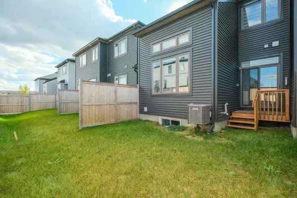 Orleans - Cumberland And Area, ON K4A 3R4,956 Socca CRES