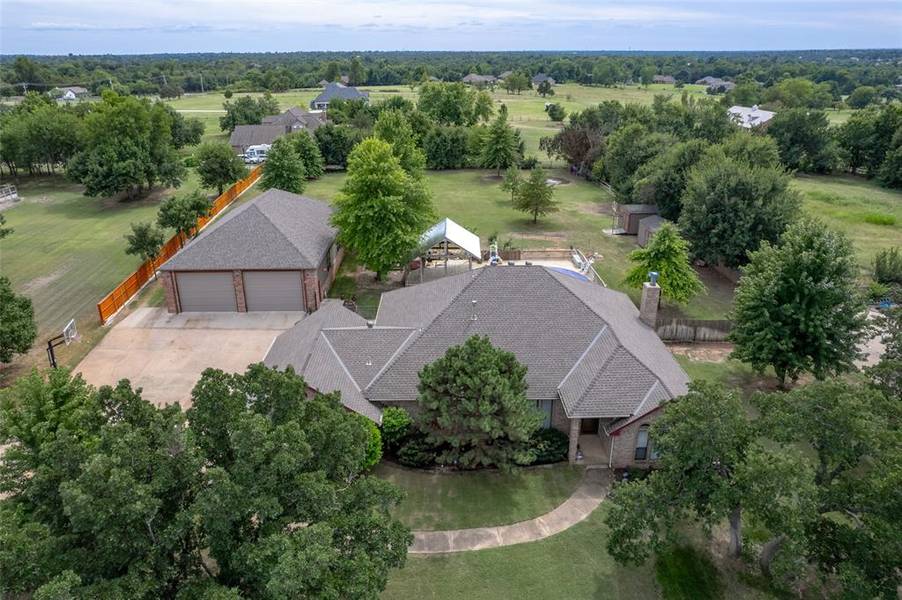 2320 Silverfield Lane, Edmond, OK 73025