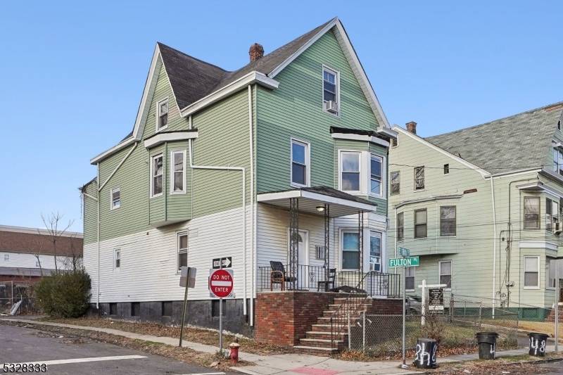 488 E 18th St, Paterson City, NJ 07514