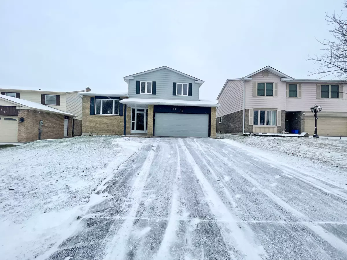 Newmarket, ON L3Y 4Z6,137 Huron Heights DR