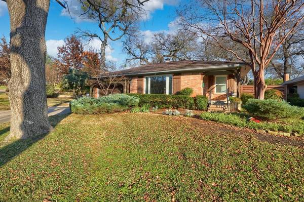 11130 Lanewood Circle, Dallas, TX 75218