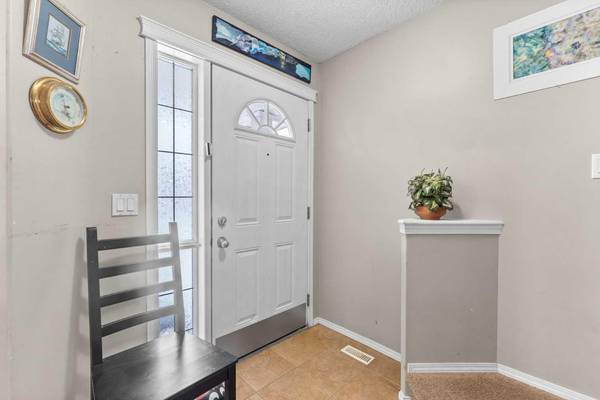 Calgary, AB T3M 0B5,195 Cranberry Close Southeast