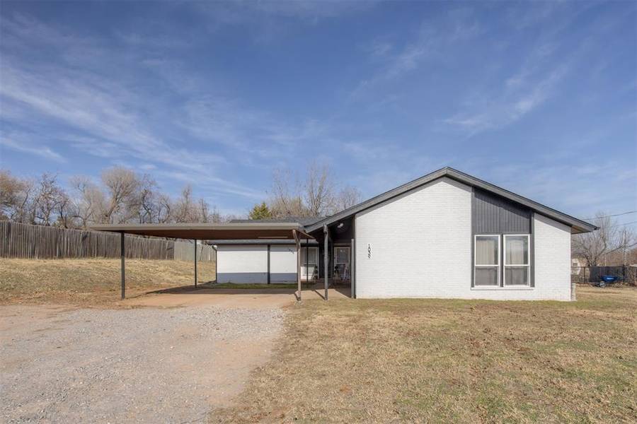 1039 E Diane Terrace, Mustang, OK 73064