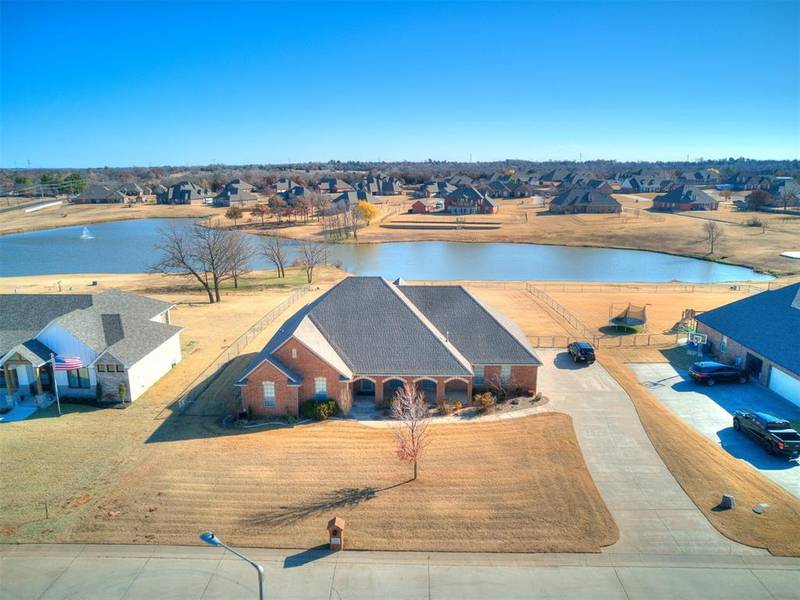 930 Sterling Drive, Choctaw, OK 73020