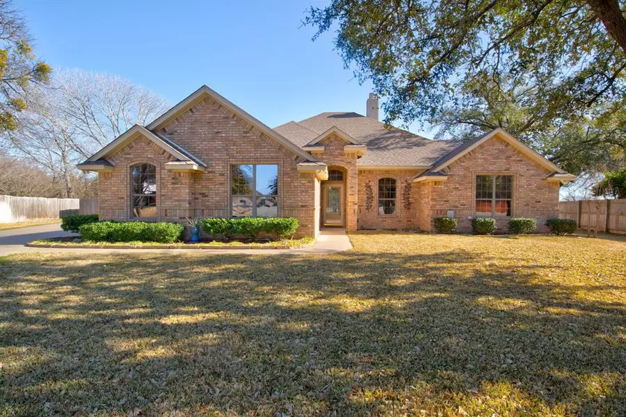 3213 Crossbridge Circle, Granbury, TX 76049